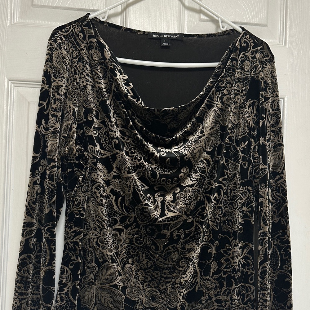 Briggs New York Black and goldish Patterned Blouse.  Size Large . Long sleeve.